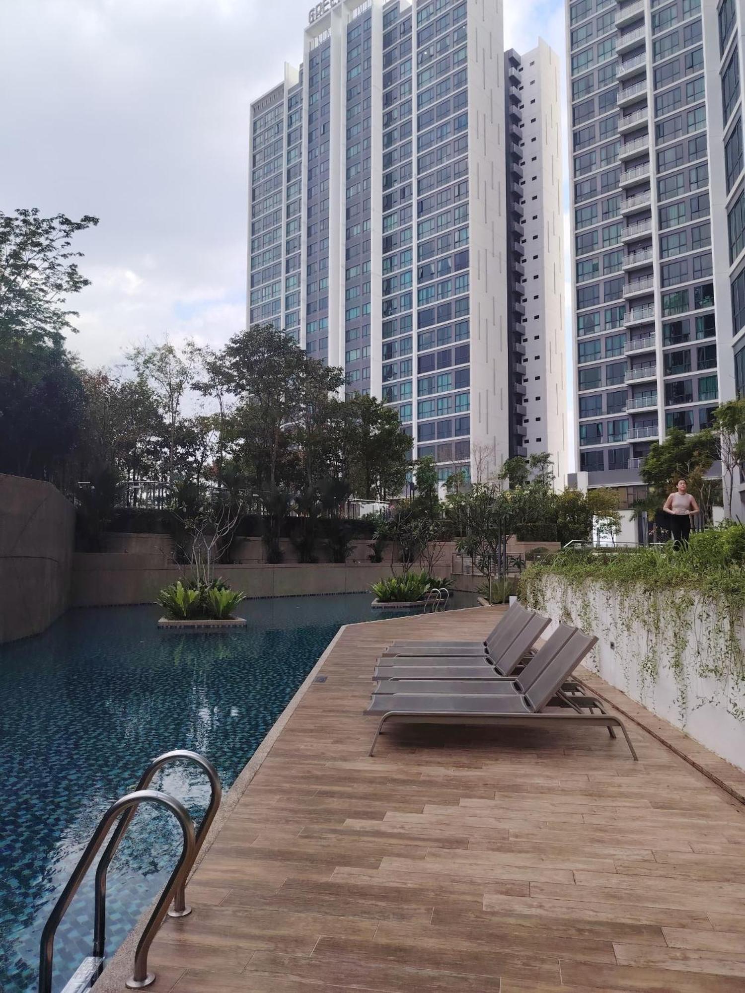 Greenfield Residence With Amazing Pool View And High-Speed Wi-Fi Petaling Jaya Exterior photo